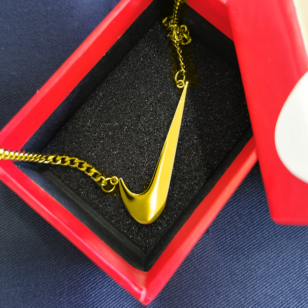 Collier Nike "Only Swoosh Gold"